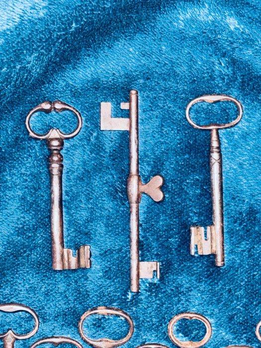 Sleutel (41) - Verzameling sleutels uit haute époque, Antiquités & Art, Antiquités | Autres Antiquités