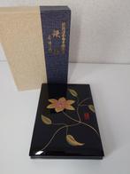 Hand-painted Gold Maki-e Clematis (Tessen) by Waho () -, Antiek en Kunst