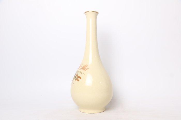 Een fijn vervaardigde Satsuma vaas  met een lange, slanke, Antiek en Kunst, Antiek | Overige Antiek