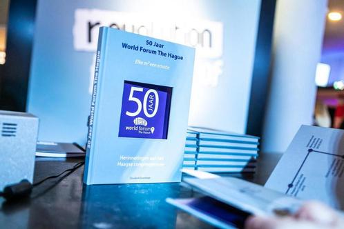 50 Jaar World Forum The Hague - Elke m2 een emotie, Boeken, Overige Boeken, Zo goed als nieuw, Verzenden