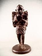 Brons - Ogura Uichiro  - Kinjiro Ninomiya, een ijverige