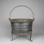 Rare antique - Outil  - Grand chaudron sur support