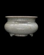 Oud-Chinees - Drievoetige parfumbrander van het type Guan -