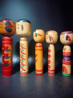 Beeldje (9) - Negen traditionele kokeshi in verschillende, Antiek en Kunst