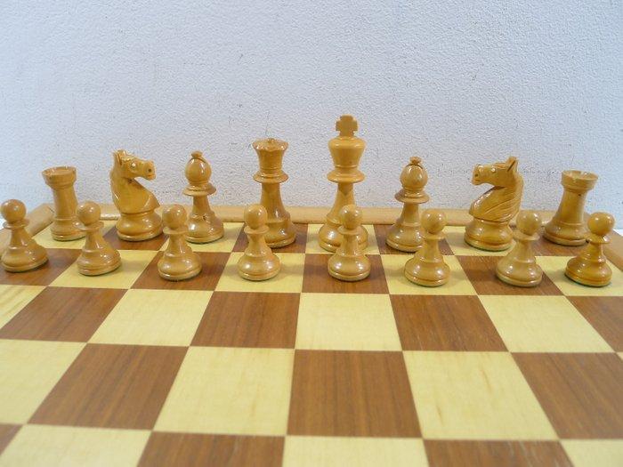Jeu déchecs-pondéré- plombé - échiquier avec 2 reines en, Antiek en Kunst, Curiosa en Brocante