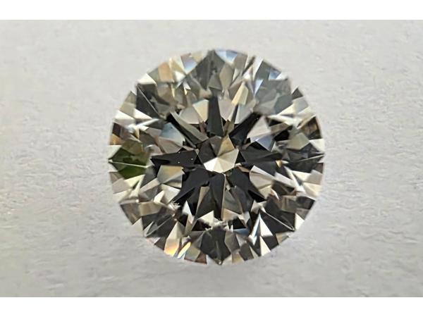 Veiling - Diamant briljant 0.70 crt ( IGI gecertificeerd ), Handtassen en Accessoires, Edelstenen