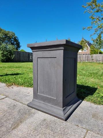 Piédestal - Piédestal - polystone