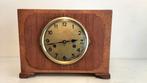 Klok -  Art Deco Kastklok pendule - Junghans-eiken -messing