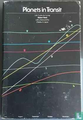 Hand, Robert - Planets in transit - 1979, Boeken, Godsdienst en Theologie, Gelezen, Verzenden
