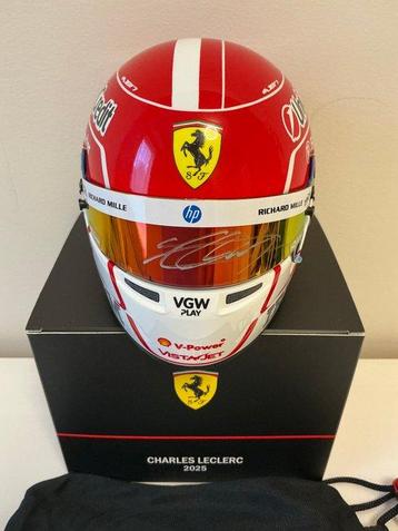 Ferrari - Charles Leclerc - 2025 - Schaal 1/2 helm beschikbaar voor biedingen
