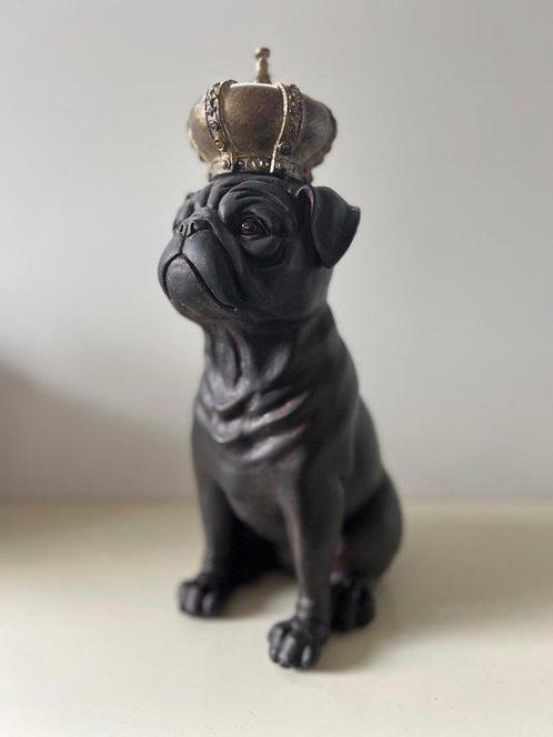 Figure - Royal Pug Figurine – A Touch of Elegance and, Antiek en Kunst, Curiosa en Brocante