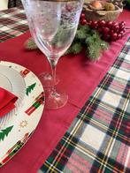 Elegante tafelkleed en runner met een rood ruitpatroon,, Nieuw