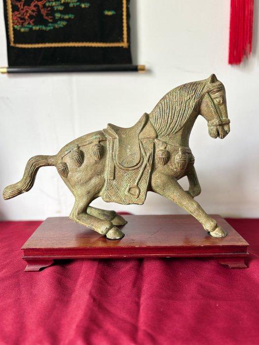Bronzen oosters (Stijl [Tang/Han] — China) — Beeldhouwwerk, Antiek en Kunst, Antiek | Overige Antiek