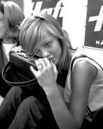 Hubertus Hierl - Das Mädchen mit dem Kofferradio, Antiek en Kunst