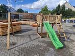 Veiling - Vrijstaande speeltoren met schommel+glijbaan 410x3, Kinderen en Baby's, Speelgoed | Buiten | Speeltoestellen, Nieuw
