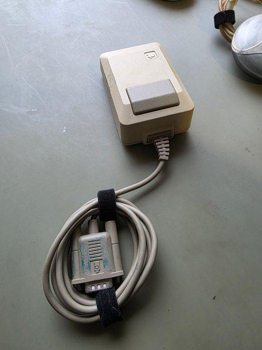 Macintosh 128K/512K mouse M0100 low serial number -, Games en Spelcomputers, Spelcomputers | Overige Accessoires