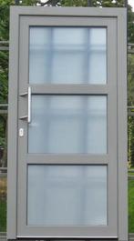 pvc voordeur , buitendeur , deur 105 x 210 wit / betongrijs, 100 tot 120 cm, Nieuw, Ophalen of Verzenden, Buitendeur