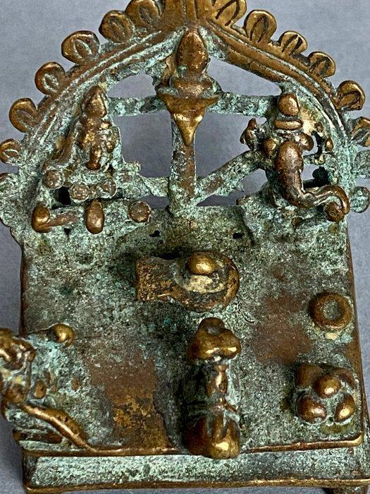 Altare ‘Panchayatna’ met Shiva Linga, Ganesha en Nandi,, Antiek en Kunst, Kunst | Niet-Westerse kunst