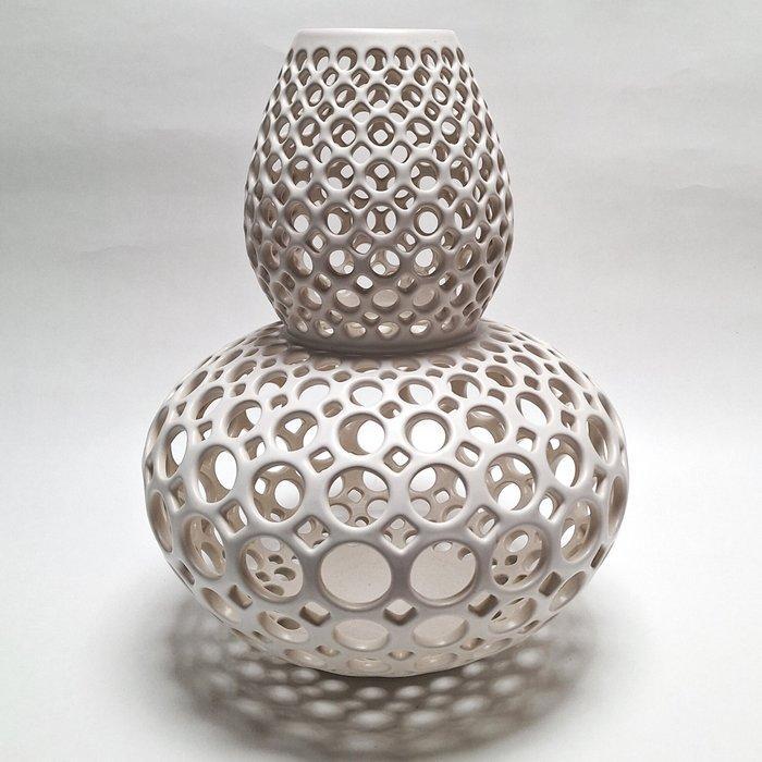 Lynne R. Meade - sculptuur, Double Gourd Round Lace Vessel -, Antiquités & Art, Art | Objets design