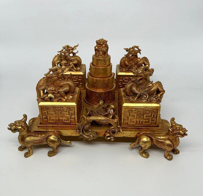 23 KG ceremoniële stempelset - Verguld Brons - China - Eind, Antiek en Kunst, Antiek | Overige Antiek
