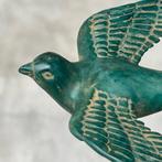 sculptuur, NO RESERVE PRICE - Swallow Fly Up on Stand - 26