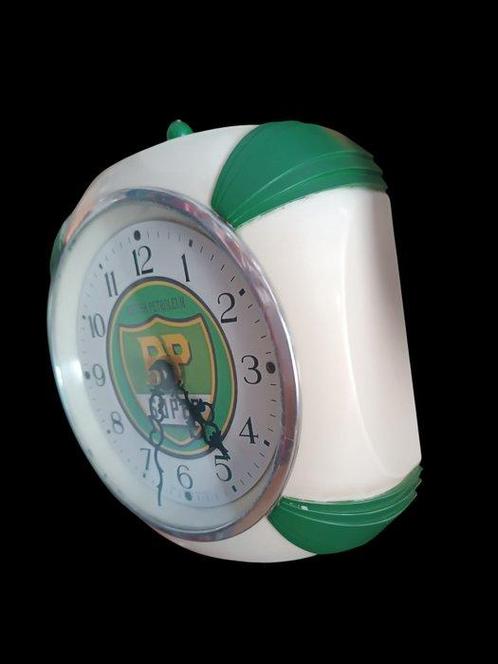 Wandklok - Bakeliet - 1960-1970 - Reclamehorloge BP, Antiek en Kunst, Antiek | Wandborden en Tegels
