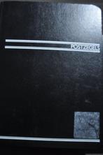 Monde - Enquête avec divers pays dans des livres de stock