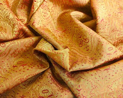 Castello Del Barro S.r.l. - Verfijnd en Exclusief Jacquard, Antiek en Kunst, Antiek | Tapijten, Tafelkleden en Textiel