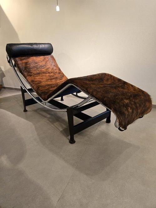 Cassina - Charlotte Perriand, Le Corbusier, Pierre Jeanneret, Antiek en Kunst, Kunst | Designobjecten