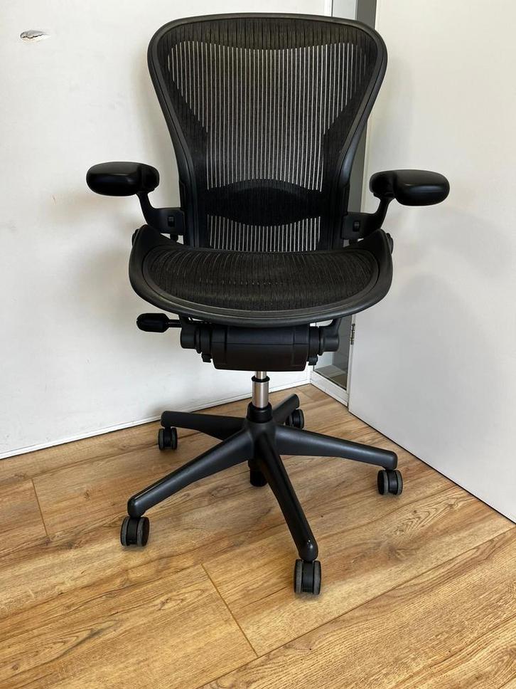 Herman Miller Chair Aeron - Full Option Version - Warranty, Huis en Inrichting, Bureaustoelen, Bureaustoel, Zwart, Zo goed als nieuw