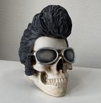 ELVIS PRESLY - sculptuur, Skull with pompadour and goggles -, Antiek en Kunst