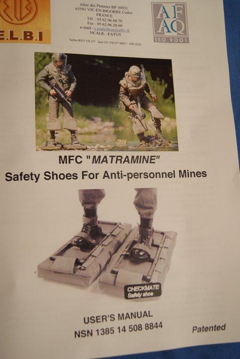 Pays-Bas - Chaussure de sécurité MFC MATRAMINE, Verzamelen, Militaria | Algemeen