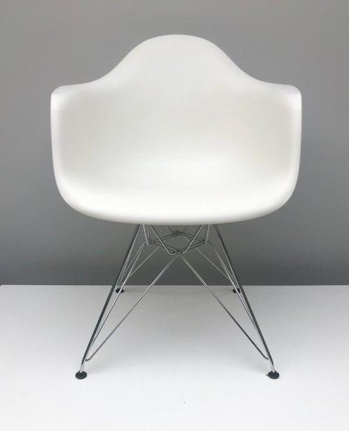 Vitra - Charles & Ray Eames - Stoel - DAR - Polypropyleen,, Antiek en Kunst, Antiek | Meubels | Stoelen en Sofa's