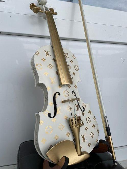 J.Reinhardt - Custom Louis Vuitton Violin - Vintage White &, Antiek en Kunst, Kunst | Schilderijen | Modern