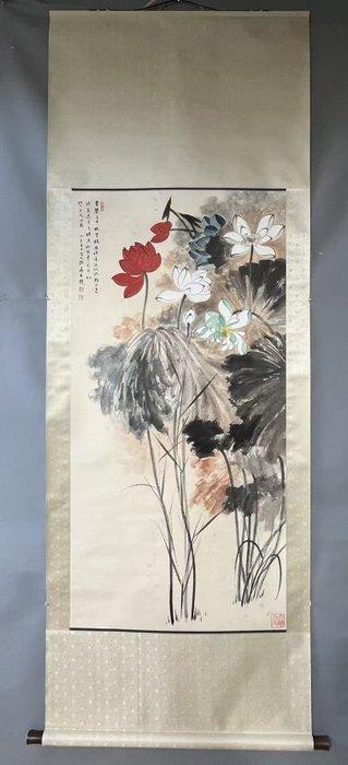 INK AND COLOR ON PAPER PAINTING LOTUS - Attributed to, Antiek en Kunst, Antiek | Overige Antiek
