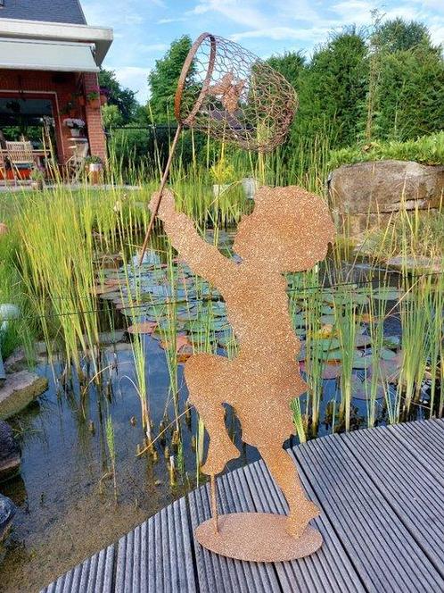 Beeld, garden statue silhouette of boy with butterfly net -, Antiquités & Art, Curiosités & Brocante