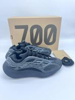 Yeezy - Sneakers - Maat: Shoes / EU 44