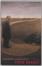 Troje brandt 9789044611427 Sandro Veronesi, Boeken, Verzenden, Gelezen, Sandro Veronesi