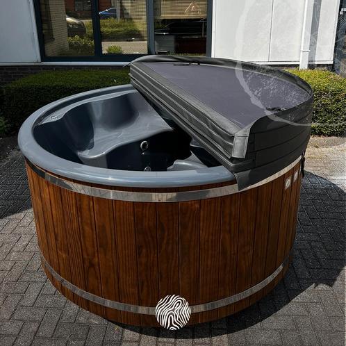 Luxe Radiata Pine hottub met SPA-systeem en 3kW heater, Sports & Fitness, Sauna, Enlèvement ou Envoi