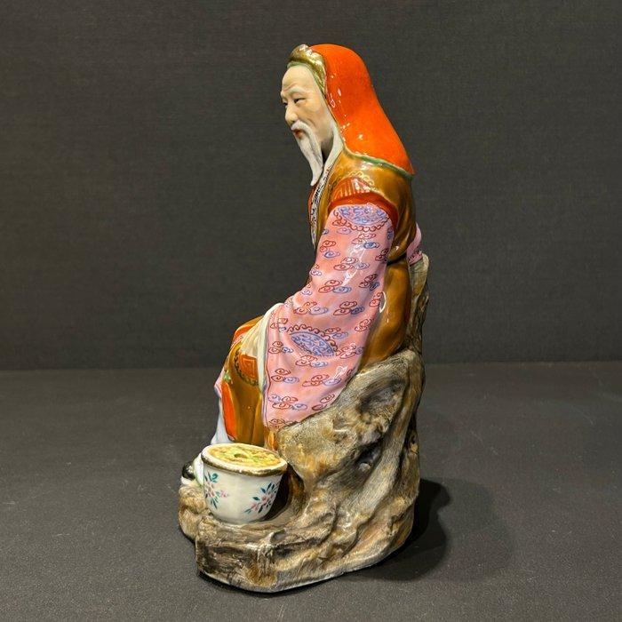 Sculptuur van geleerde heer - Aardewerk, Porselein - China, Antiek en Kunst, Antiek | Overige Antiek