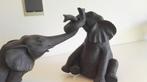 Beeldje, Spelende olifanten - 25 cm - Hars, Antiek en Kunst
