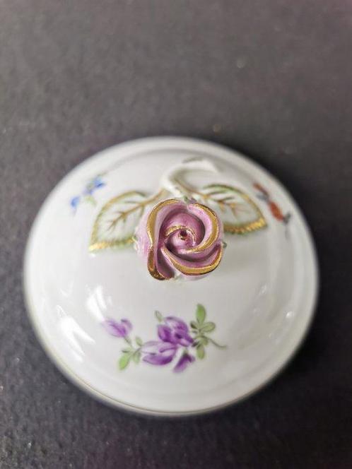 Meissen -Blume 3 - Caffettiera - Altezza 25,5cm - 1.Wahl -, Antiek en Kunst, Antiek | Meubels | Tafels