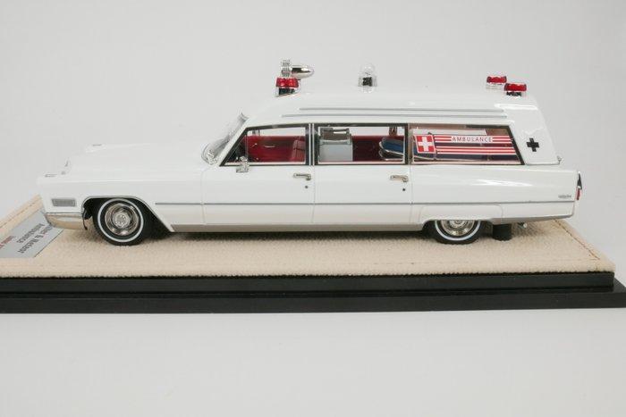 Stamp 1:43 - Modelauto - Cadillac Miller Meteor ambulance -, Hobby en Vrije tijd, Modelauto's | 1:5 tot 1:12