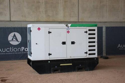 Veiling: Generator SDMO R110C3 Diesel 2015 100kVA, Zakelijke goederen, Machines en Bouw | Aggregaten, Ophalen