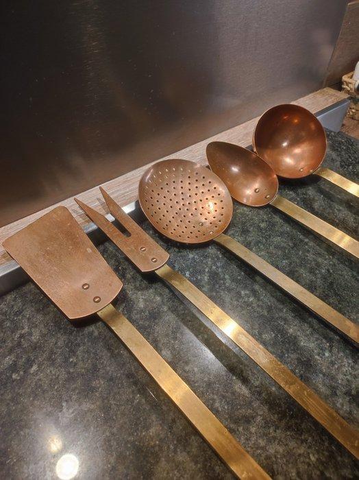 Gastronomie Française - Soeplepel - Zeef, lepel, vork, schep, Antiek en Kunst, Antiek | Keukengerei