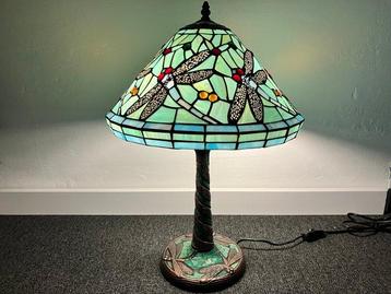 Lampe de table - Libellule - Vitrail - Style Tiffany H.55cm beschikbaar voor biedingen