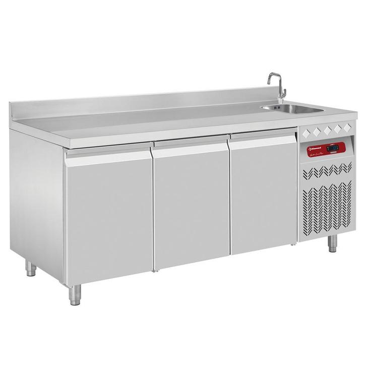 Geventileerde koeltafel "muraal", 3 deuren GN 1/1, 405 Lit., Zakelijke goederen, Horeca | Keukenapparatuur, Koelen en Vriezen