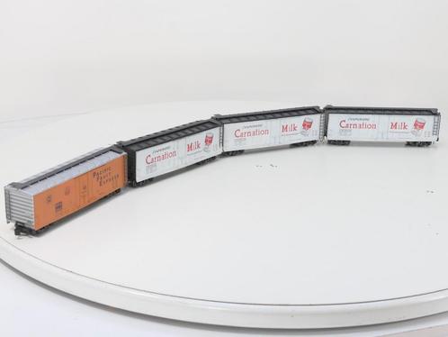 Schaal 0 Pola Maxi set van 4 gesloten goederenwagens van..., Hobby en Vrije tijd, Modeltreinen | Overige schalen, Gelijkstroom