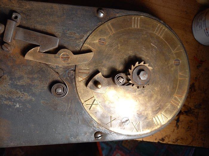 Klok - IJzer - 1850-1900, Antiek en Kunst, Antiek | Klokken