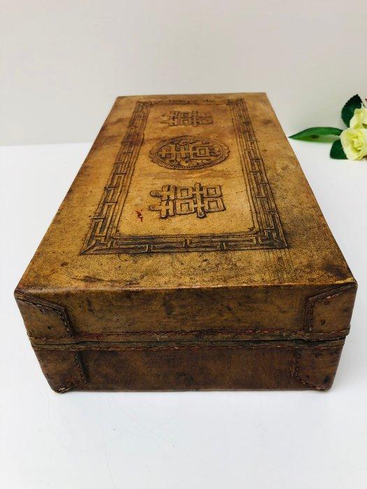 Kist - Hout, Leder, Koper - China - Chulalongkorn: Rama V, Antiek en Kunst, Antiek | Overige Antiek